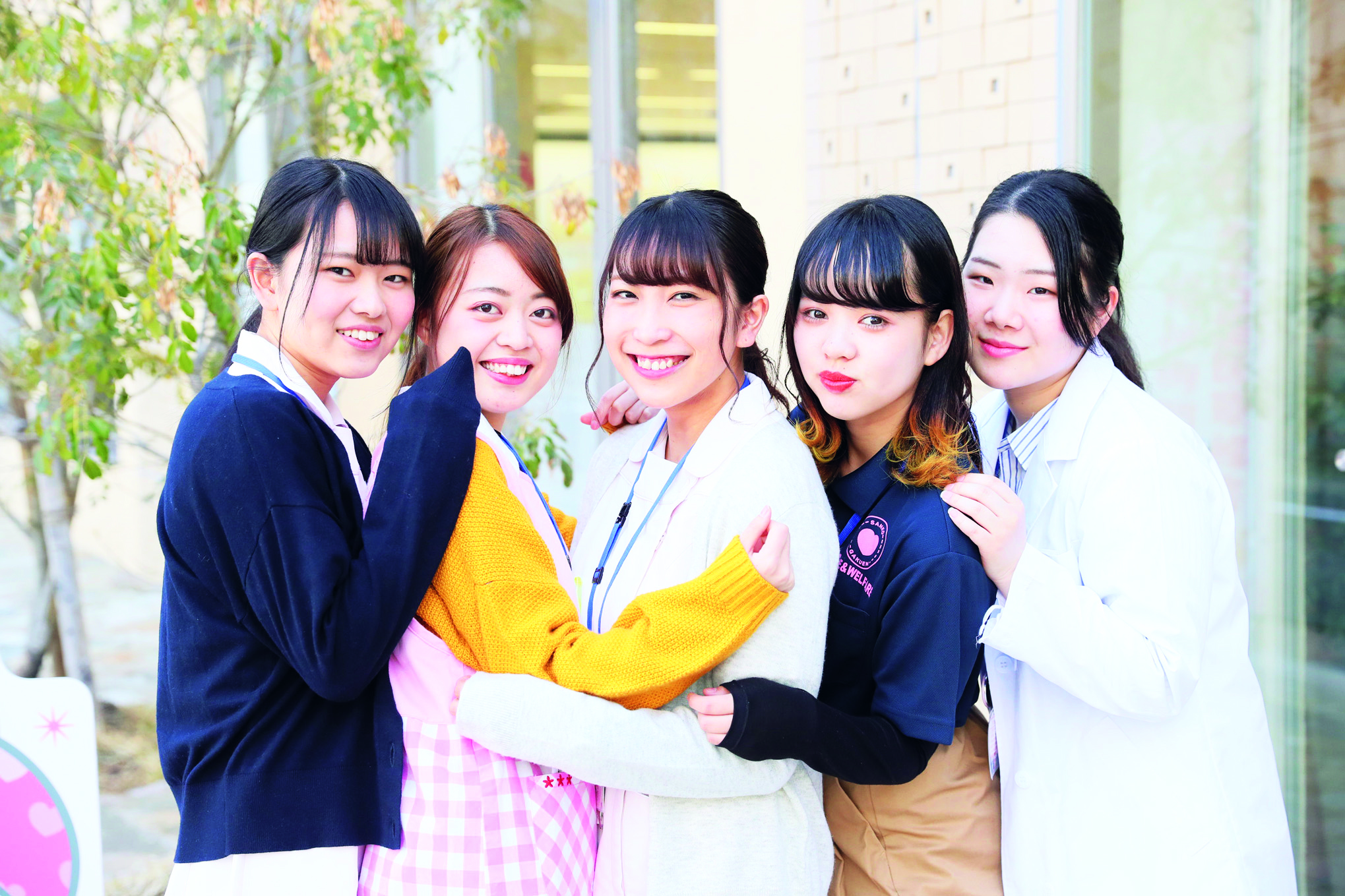 頼れる先輩と先生が楽しく学校を案内します♪