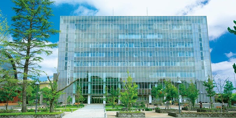 中央学院大学