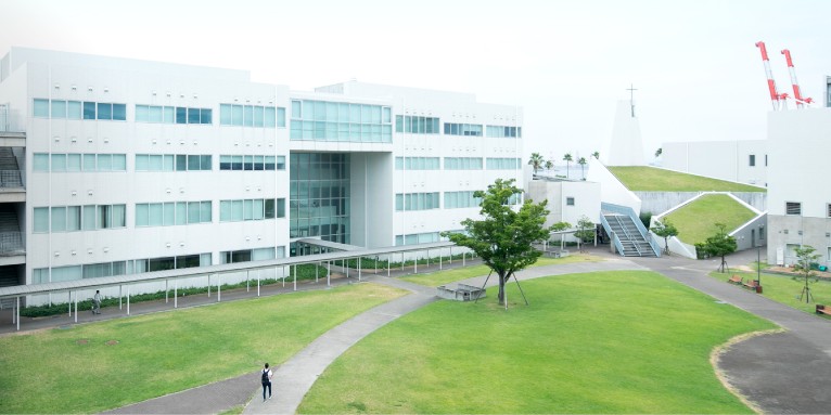 神戸国際大学