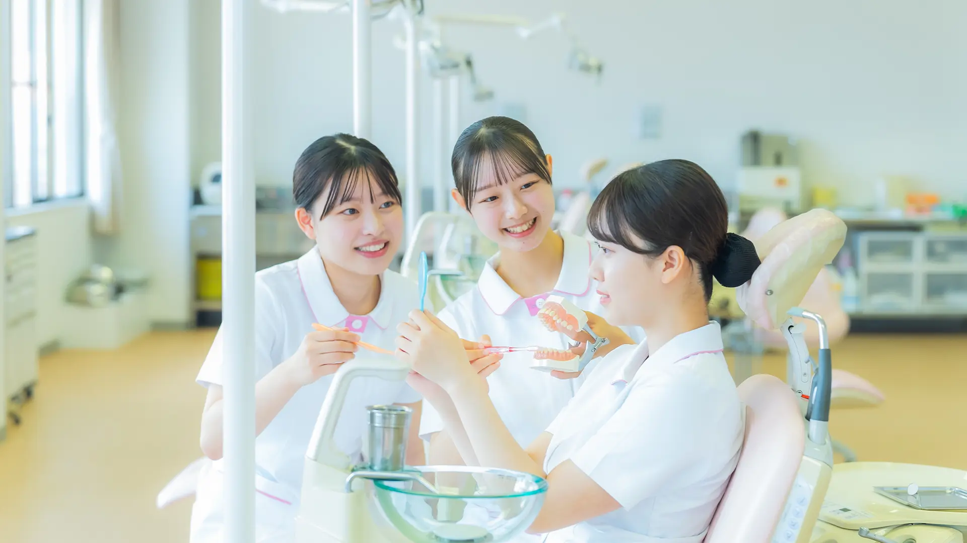 松山歯科衛生士専門学校