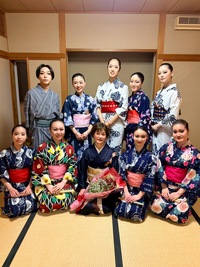 日本舞踊の先生とのお写真です。