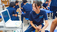 柔道整復学科：実技授業 超音波エコー