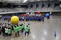 体育祭と言ったら、大玉送りで決まり！