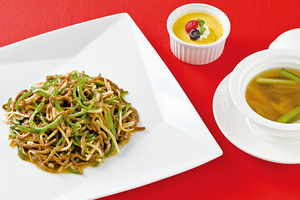 青椒牛肉絲 ～スープ＆デザート付～