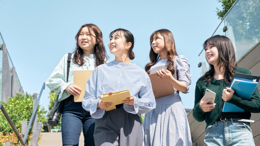 【例文あり】オープンキャンパス参加レポートの書き方│夏休みの宿題対策